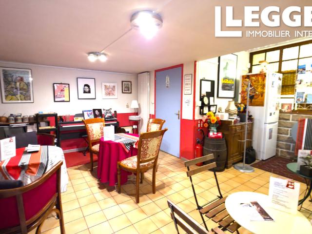 Ancienne boulangerie transformée en 3 biens indépendants. À ne pas manquer: la visite virtuelle