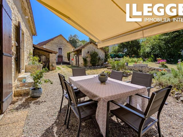 Une longère périgourdine de 5 chambres avec un jardin arboré, une prairie, à la lisière d’un ancien hameau