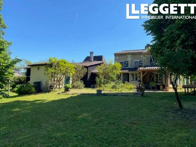 Une magnifique propriété au bord de la rivière avec 4 chambres