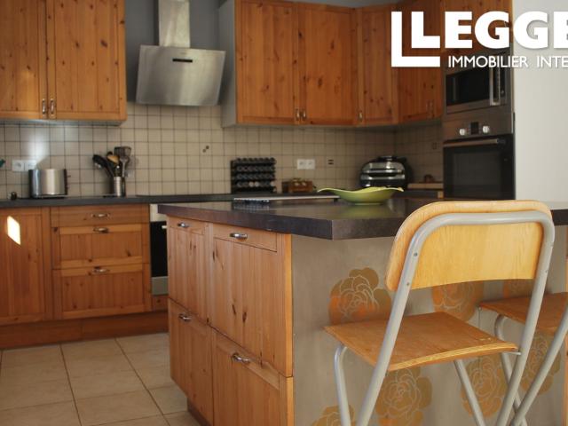 Une magnifique propriété de plain pied avec 4 chambres à Bussière Poitevine