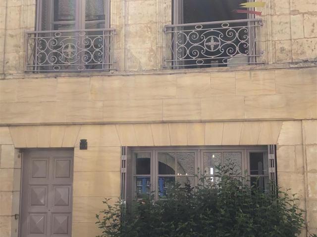 Une maison au centre d’un village historique 116m² Beaumont du Périgord