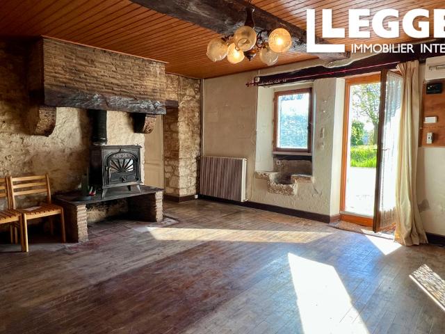 Une maison avec un énorme potentiel une fois rénovée, située entre Issigeac, Bergerac et Castillones