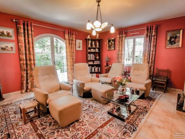 Une maison de Maître contemporaine à Candresse avec dépendances et son jardin de 2500m2 arboré