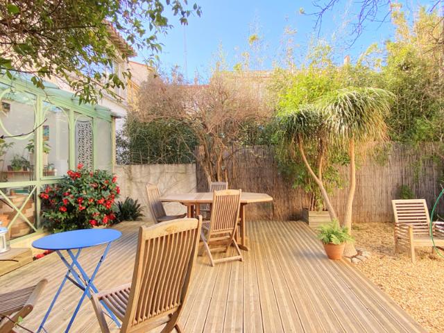 UNE MAISON DE VILLE 160M2 SH, AVEC JARDIN ET GARAGE 50M2, A