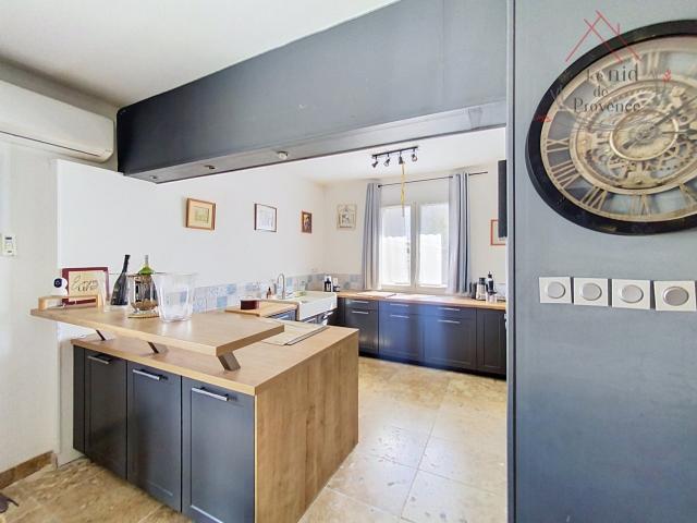 Une maison de 125m2 avec piscine, qui a tout pour plaire à S. 124m² Sorgues