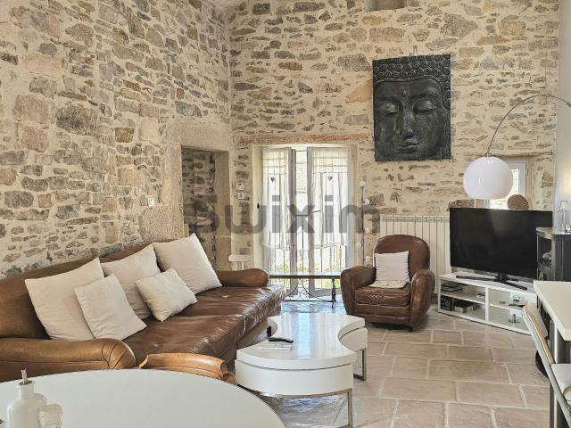 Une maison en pierre de caractère aux accents du sud