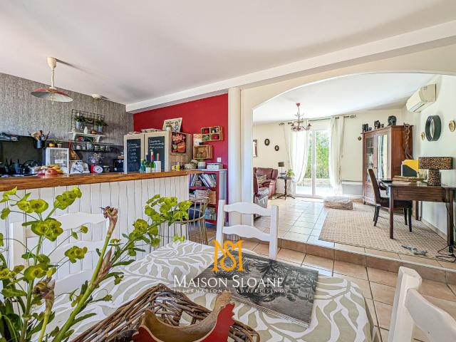 Maison familiale 164 m2 + 62 m2 espace spa. Terrain 1545m2