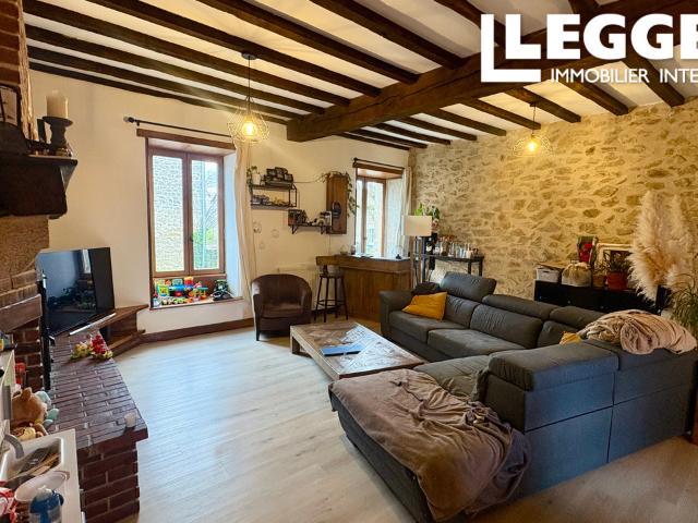 Une maison familiale spacieuse. Rénovée selon des normes élevées. Double vitrage et pompe à chaleur à air