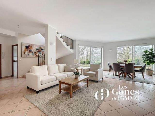 Une maison idéale pour la vie de famille, entre nature et sé