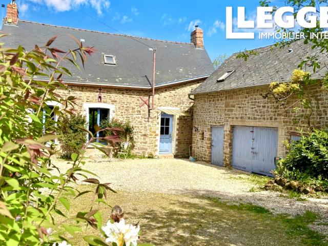 Une maison principale et deux maisons indépendantes, 2,2ha, dependances chevaux