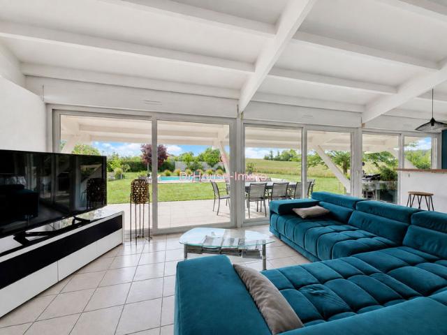 Une maison qui ne ressemble à aucune autre: architecture, lumière et sérénité à 15 minutes de Bergerac