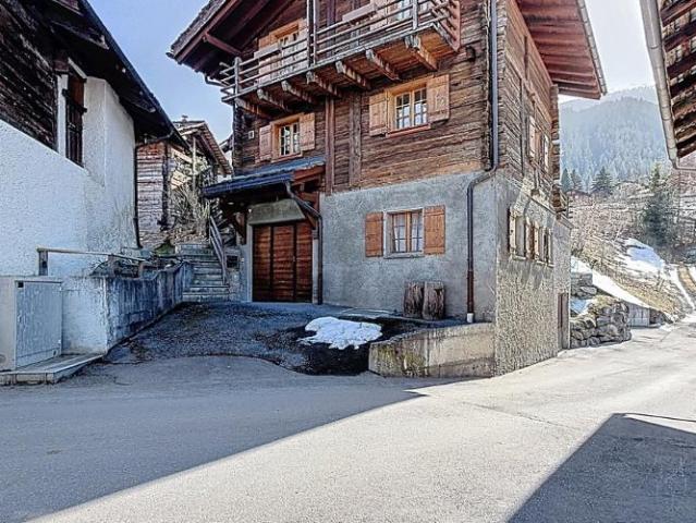 Une saison d'hiver dans un vrai chalet alpin, au cœur du Val de Bagnes