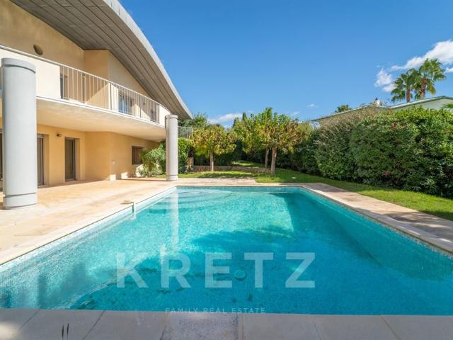 Une signature d'architecte unique sur les hauteurs de Montpe. 234m² Montpellier
