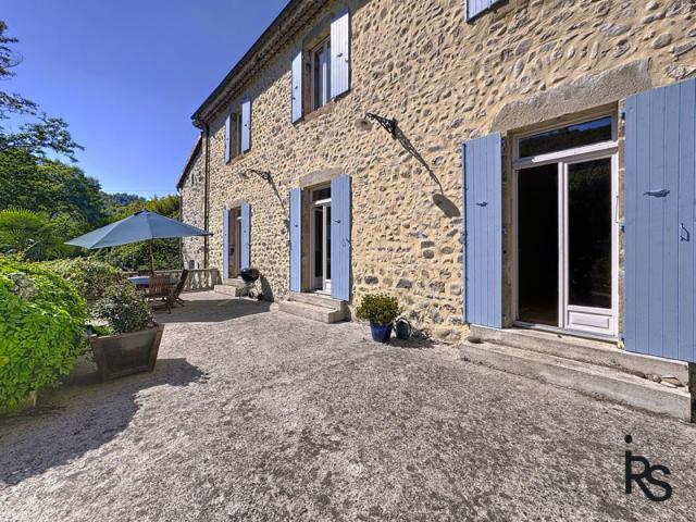Une splendide maison de Maître et 5 logements indépendants a