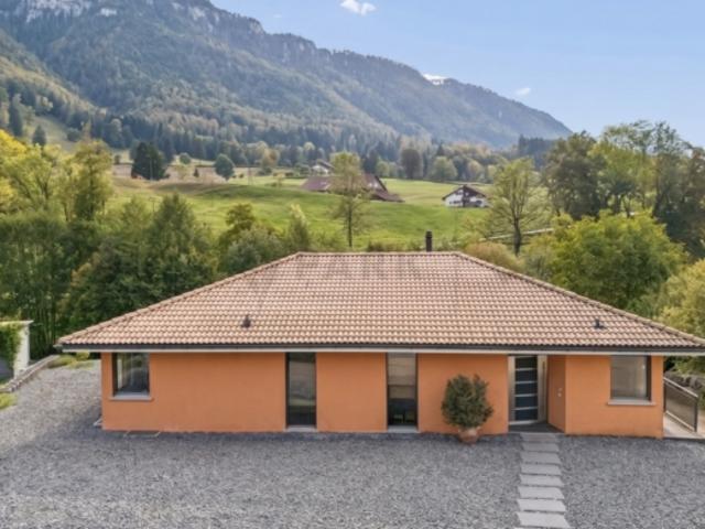 Une superbe villa de type méditerranéen, deux lieux d'habitation copie