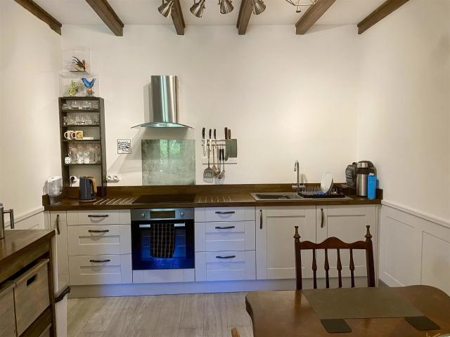 Une superbe propriété de campagne offrant espace, tranquilli. 92m² Adriers