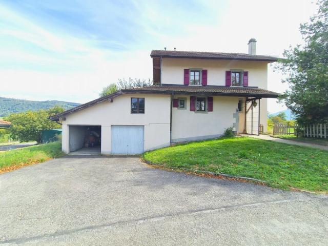 Une propriété de caractère dans l'écrin de verdure du Golf de Lavaux