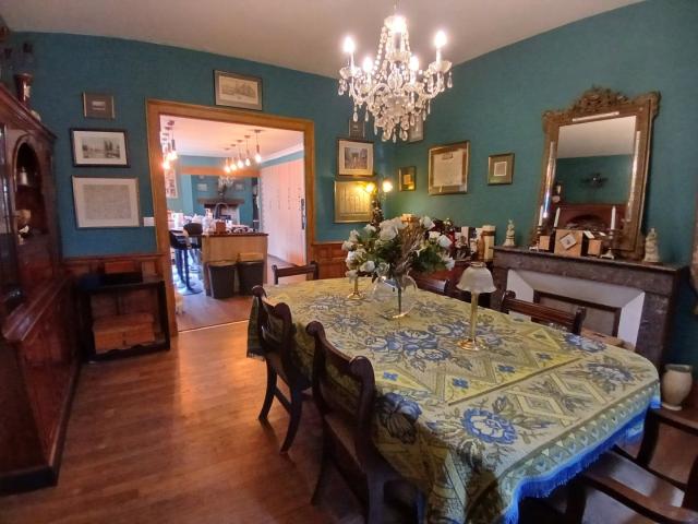 Une très belle maison de village en Dordogne à vendre, avec. 212m² Jumilhac le Grand