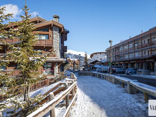 Une vitrine structurante au coeur du village 90m² Courchevel