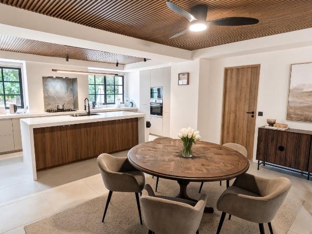 Une villa élégante, récemment rénovée, avec piscine, intimit. 185m² Eymet