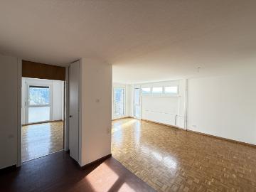 Le Locle, Bezirk Locle - Terrasse, Parkplatz