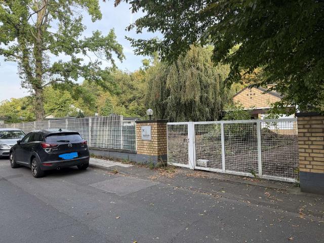 Uneinsehbares Grundstück mit Parkzugang im Malerviertel