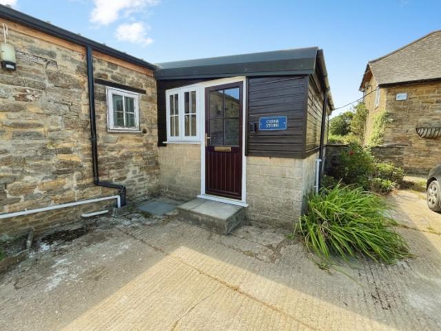Unfurnished 0 Bed Terraced Studio Flat