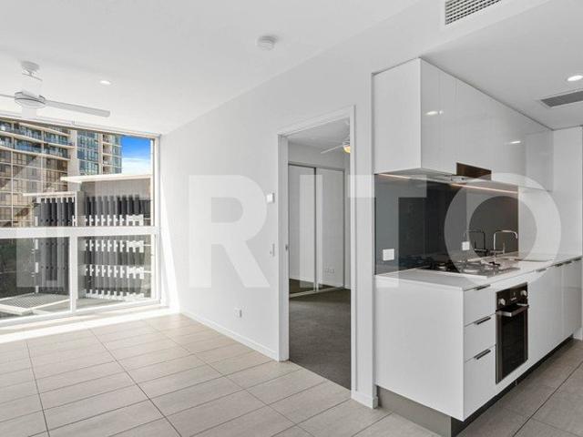 Unfurnished 1 Bedroom, 1 Bathroom Apartments with Car Spaces
