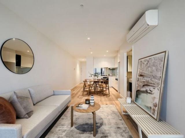 Unfurnished 1 bedroom 1 Bathroom Palladium Apartment