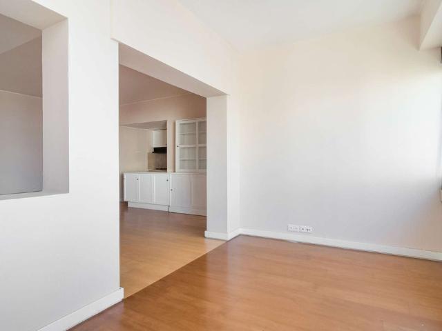 Unfurnished 1 bedroom apartment for rent in Restelo