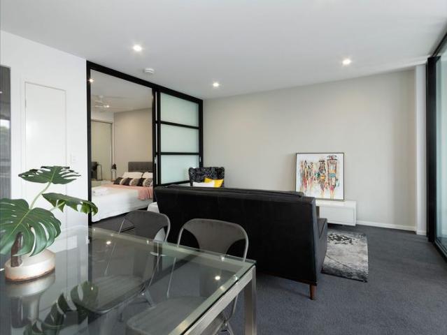 Unfurnished 1 Bed 1 Bath 1 Car