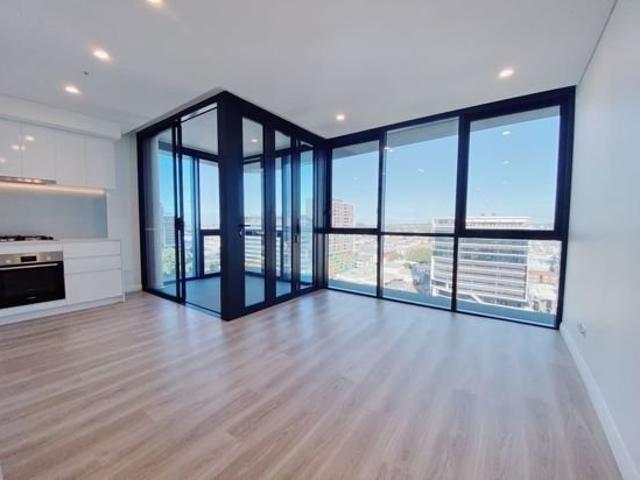 UNFURNISHED 2 BED 2 BATH 1 CAR available 17/10/2025