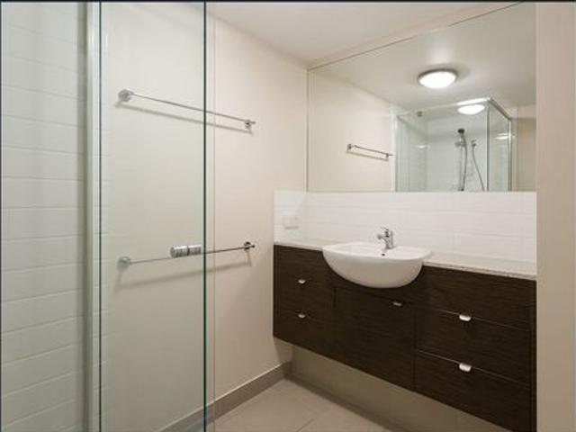 Unfurnished 2 bedroom 2 bathroom near University and M1 at Southport