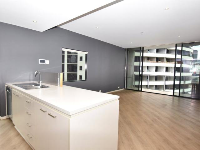 Unfurnished 2 bedroom apartment at Docklands