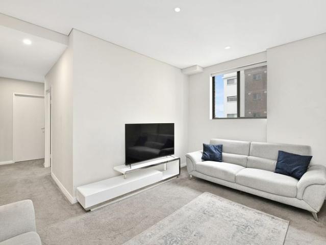 Unfurnished 2 Bedroom Apartment footstep to train station | INSP: TUE 6/10 1:30pm 1:45pm