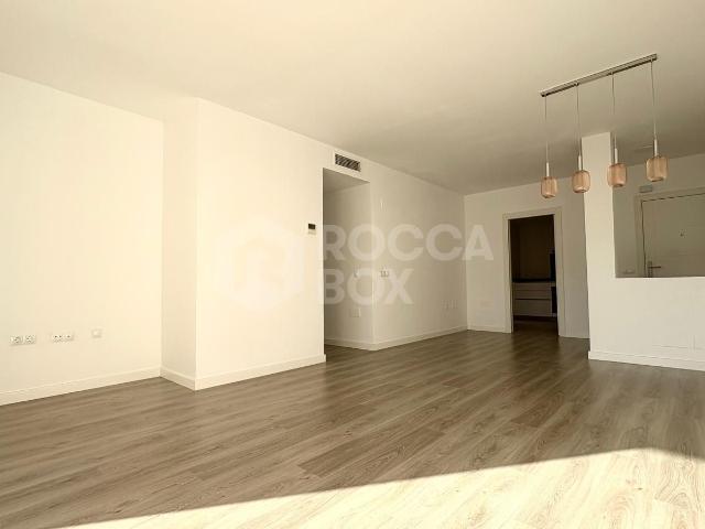Unfurnished 3 Bedroom Apartment in Nueva Andalucia