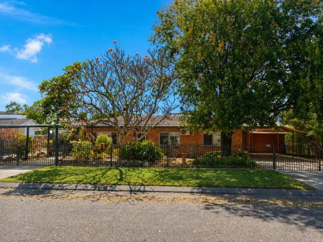 UNFURNISHED 3 bedrooms in Gunn