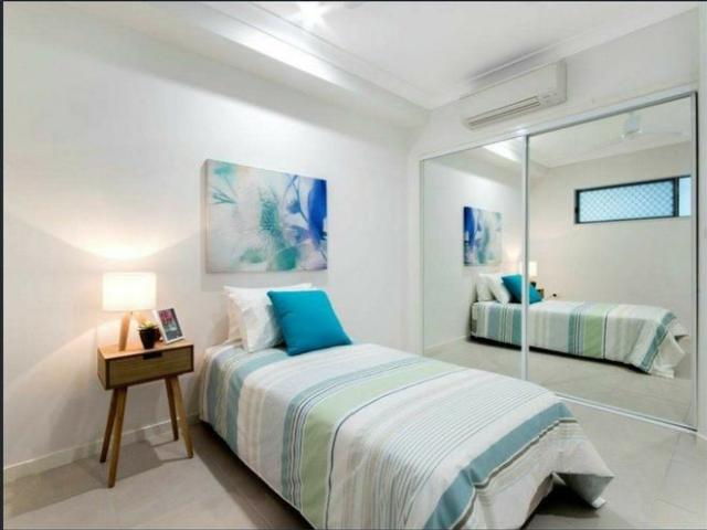 Unfurnished 3brm 2 bath on beachfront Break Lease