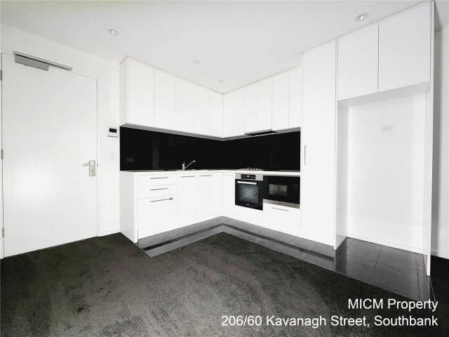UNFURNISHED Three bedroom apartment