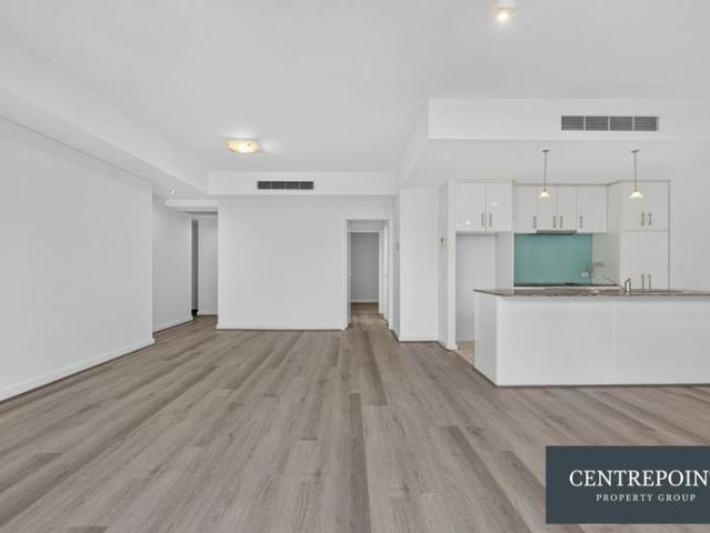 UNFURNISHED! Top Floor 2 Bedroom 2 Bathroom Apartment with River Views