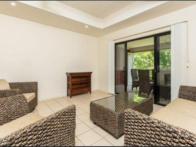 Unfurnished Townhouse Stunning views of bamboo