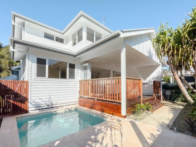 Unfurnished townhouse with plunge pool