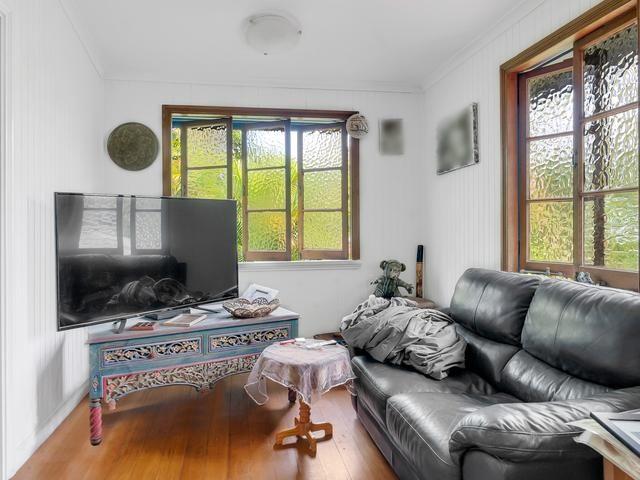 UNFURNISHED TROPICAL HAVEN WITH NO MAINTENANCE!