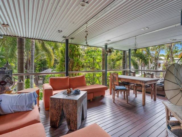 UNFURNISHED TROPICAL HAVEN WITH NO MAINTENANCE!