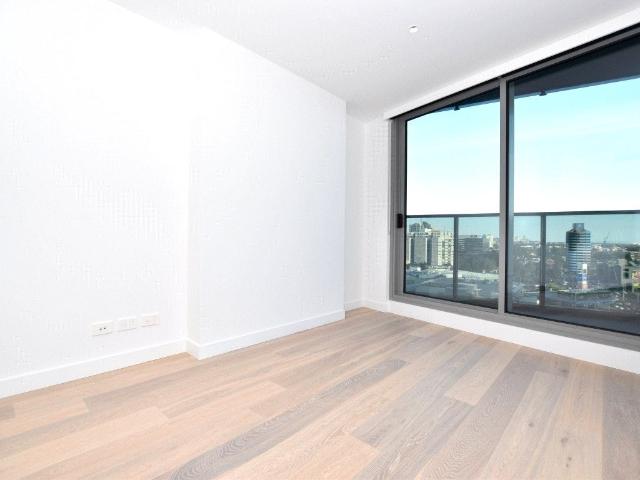 UNFURNISHED TWO BEDROOM APARTMENT IN IMAGINE MARCO SOUTHBANK