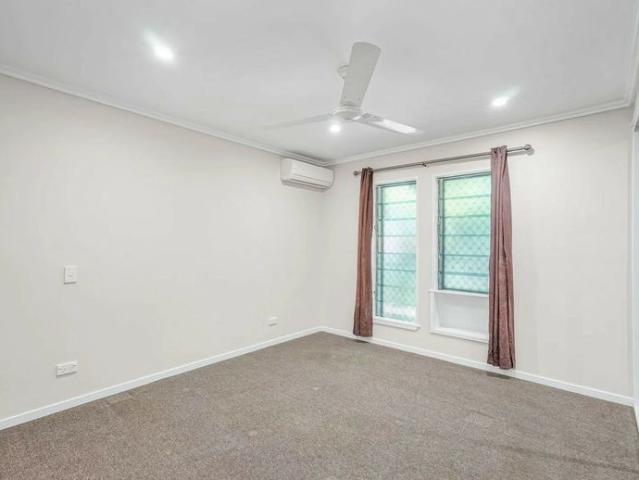 UNFURNISHED UNIT CLOSE TO THE HOSPITAL