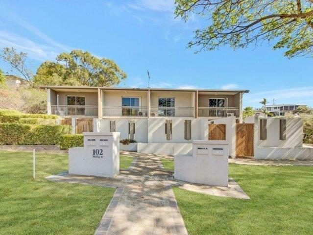 Unfurnished Air Conditioned Modern Townhouse