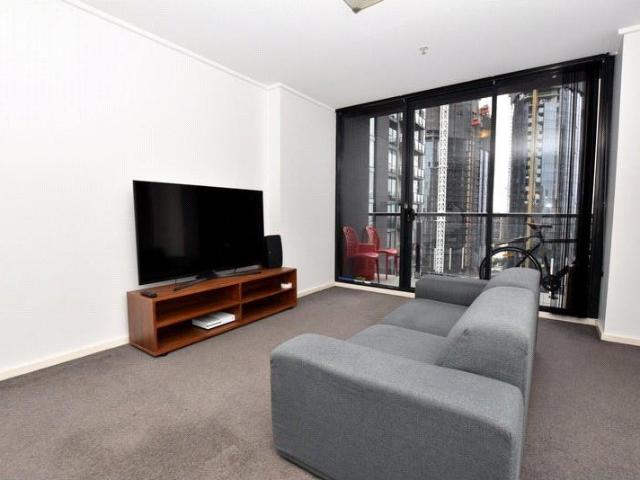 Unfurnished apartment for rent in Southbank