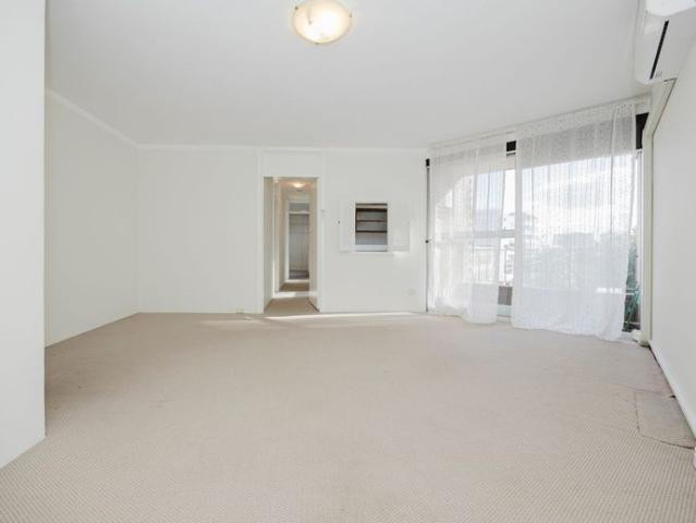 Unfurnished Apartment Opposite Kings Park
