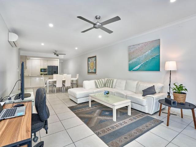 UNFURNISHED BEACHSIDE UNIT!